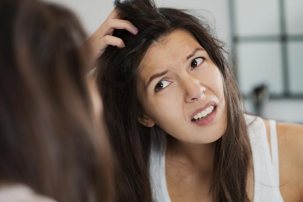 Symptoms and Prevention of Dandruff and Dry Scalp